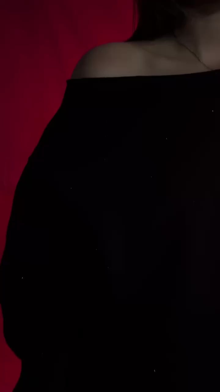 The Citylight Signature Off-Shoulder